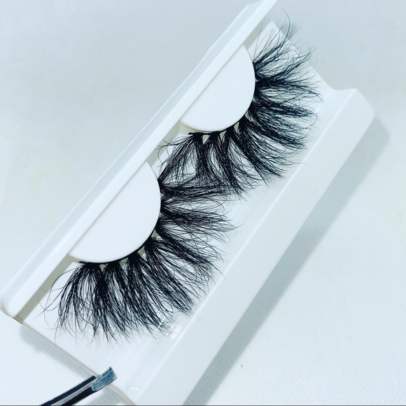 BRIDEZILLA - Picture 3 of 4